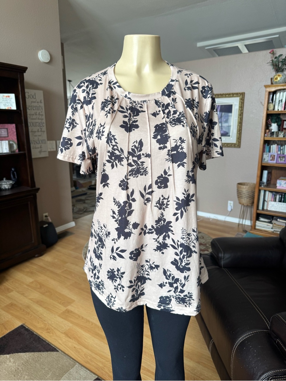 Rislore light pink & black floral short sleeve blouse-size L